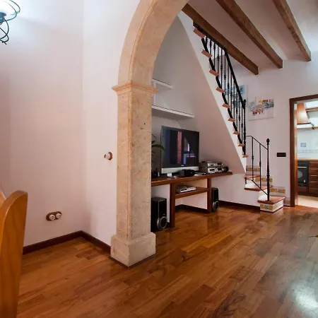 House Es Convent In Alcudia, Close To Beaches Dom wakacyjny