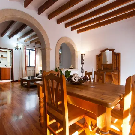 House Es Convent In Alcudia, Close To Beaches Dom wakacyjny *