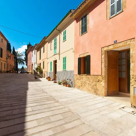 House Es Convent In Alcudia, Close To Beaches Dom wakacyjny